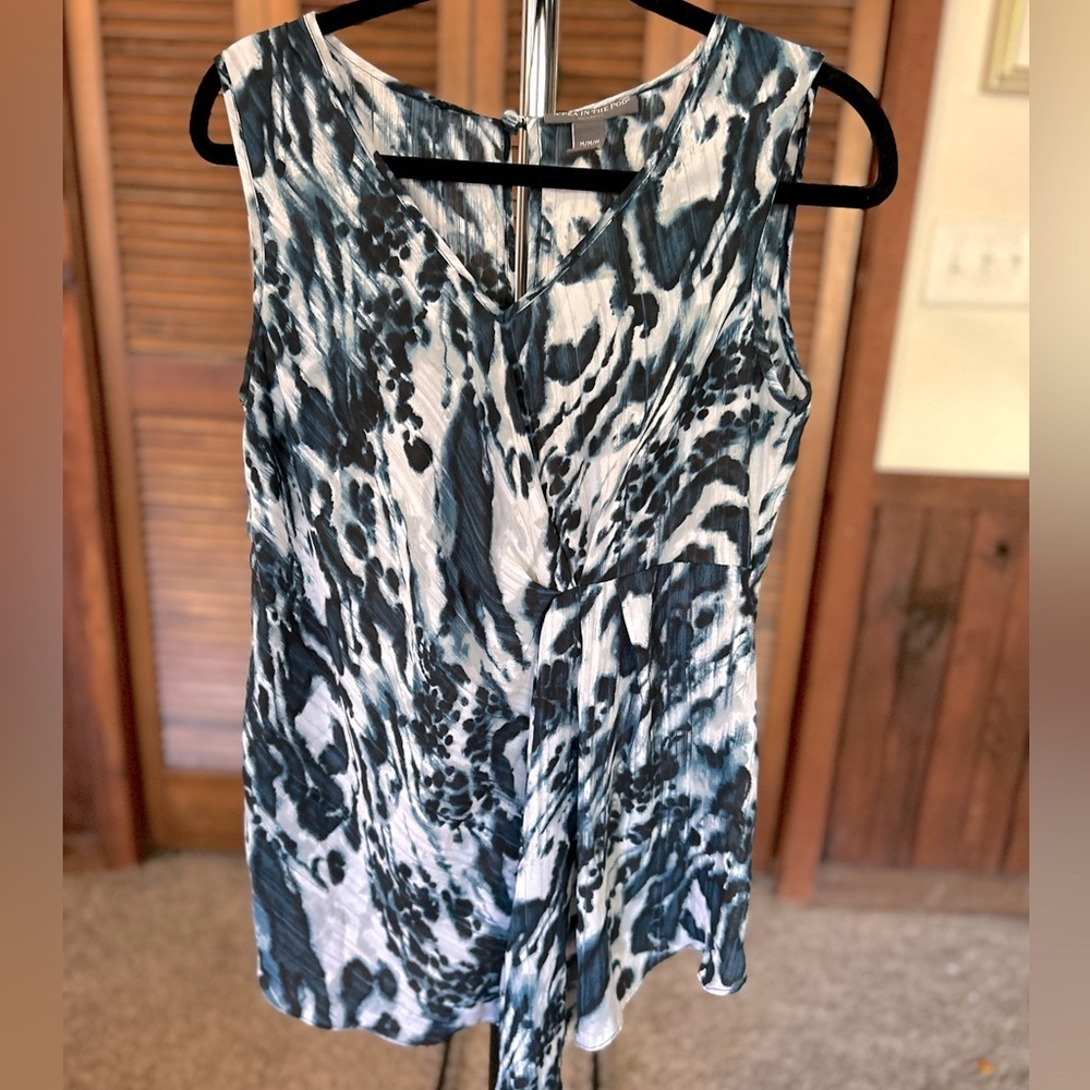 A pea in a pod maternity blouse size medium EUC